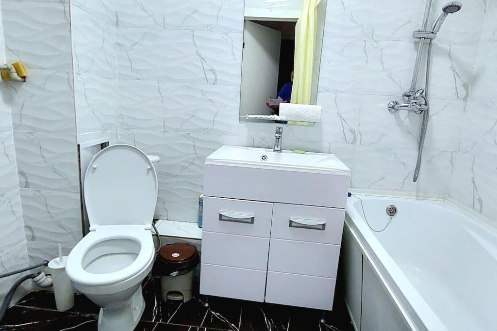 Аэропорт 10 Минут Apartment Astana Bagian luar foto